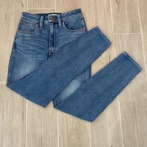 Madewell Women’s Jeans Curvy Roadtripper Size 27 Vintage Wash Style# NC317 H021